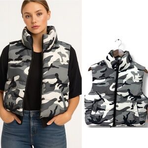 105 Almost Famous |NWT Women’s White Gray Camo Puffer Vest (Size S)